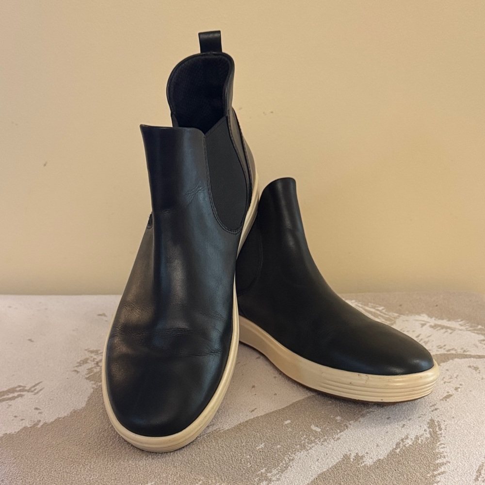 Ecco Chelsea Ankle Black Leather Boots